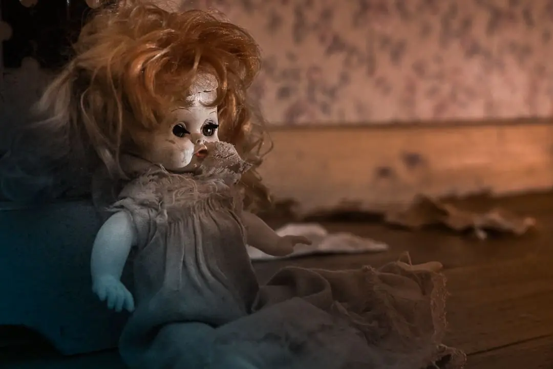 Enge Escape Rooms maken vaak gebruik van creepy voorwerpen